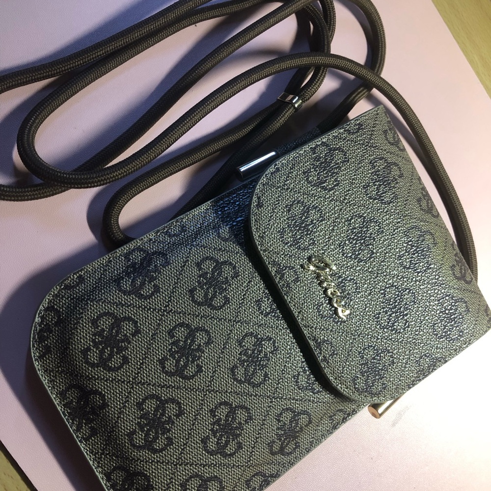 ✨Guess Brown mini bum cross body bag ✨